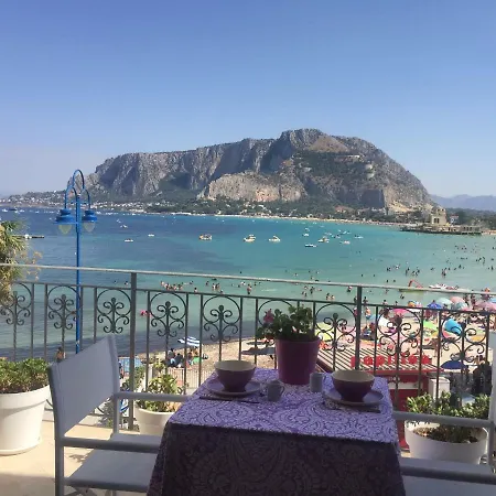 Ferienhaus Red Mare Palermo